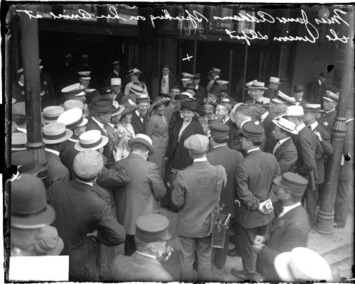 Jane Addams, Speaking to a Crowd Upon Her Arrival at Union Depot